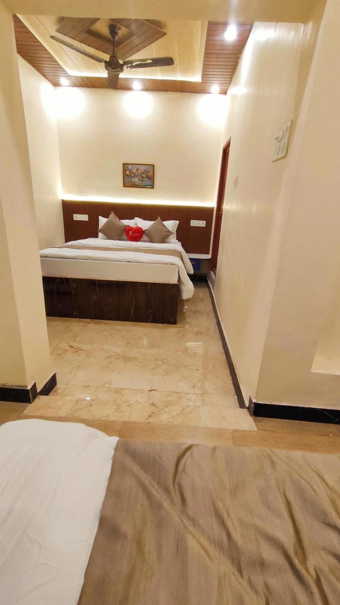 Hotel Sri Krishna Residency à Bénarès Extérieur photo