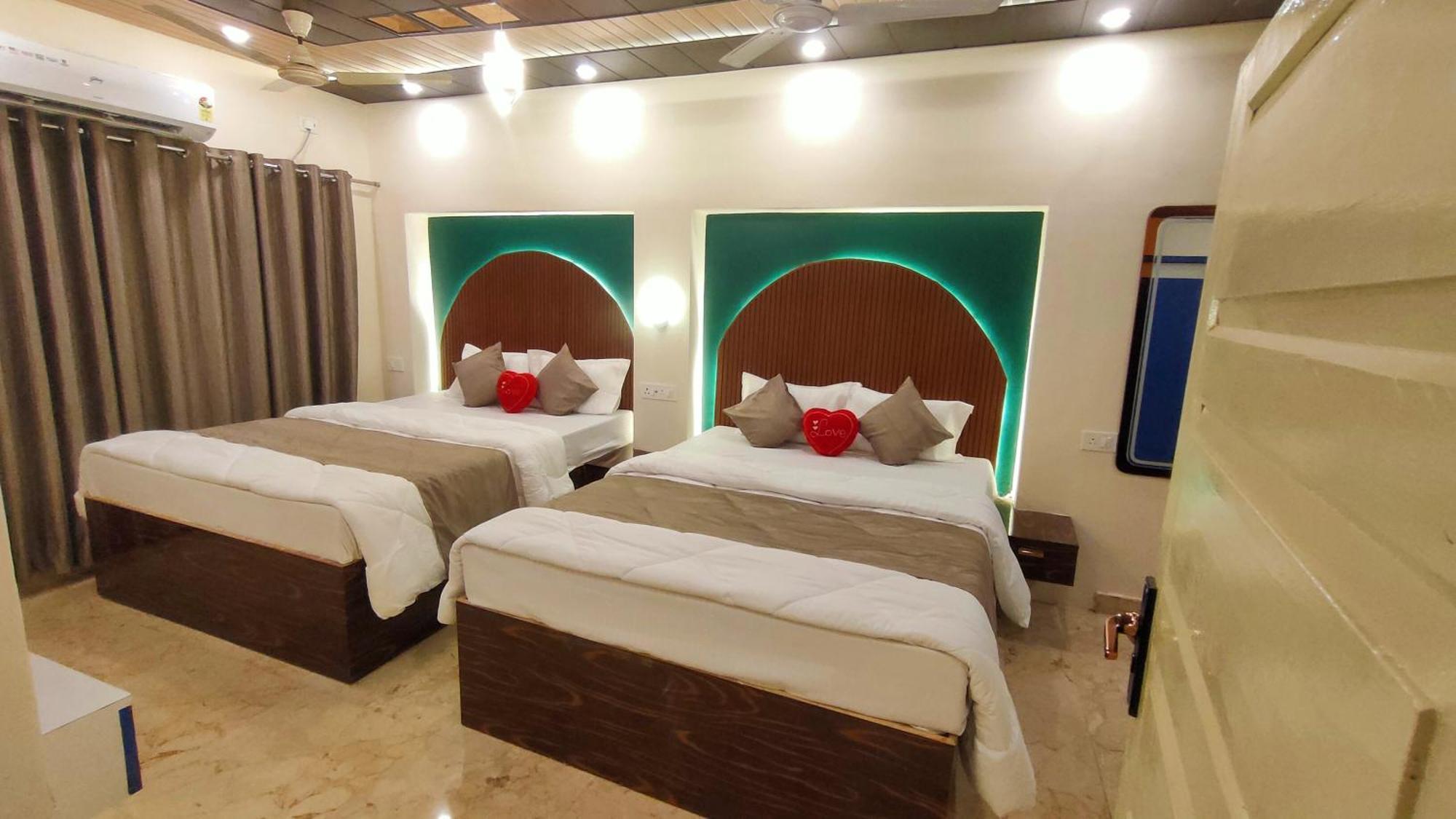 Hotel Sri Krishna Residency à Bénarès Extérieur photo