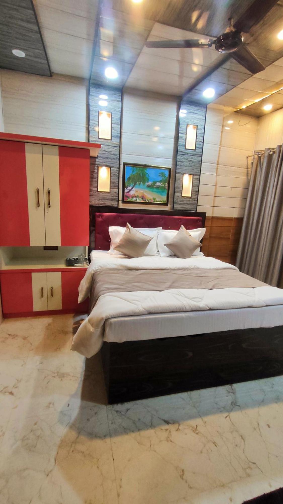 Hotel Sri Krishna Residency à Bénarès Extérieur photo